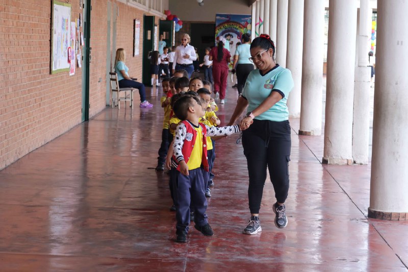 1 - Gobierno de Carabobo lleva el programa La salud va a la Escuela