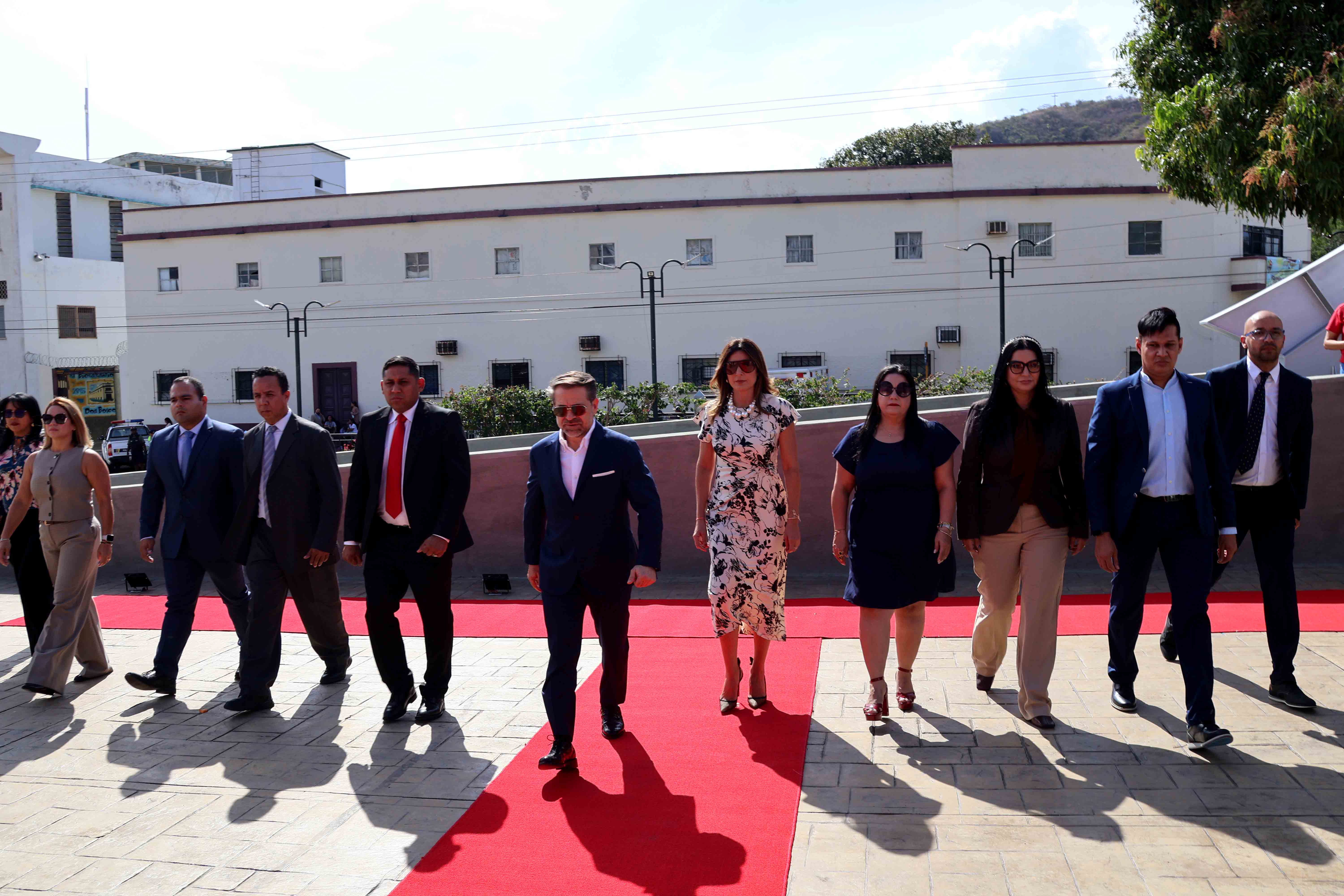 2- Gobernador Rafael Lacava y Embajador Mélik-Bagdasárov conmemoraron aniversario 82
