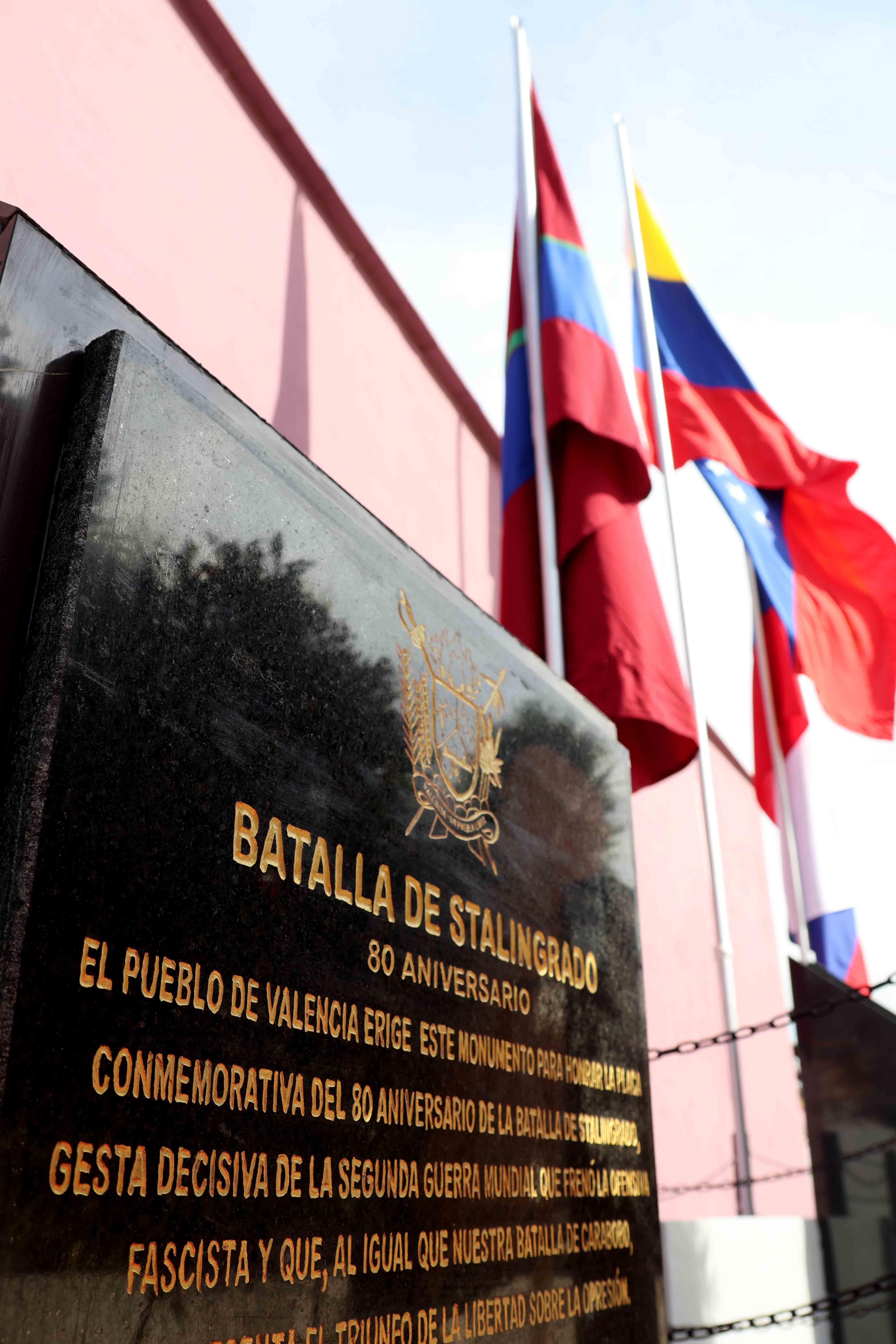 4 - Gobernador Rafael Lacava y Embajador Mélik-Bagdasárov conmemoraron aniversario 82