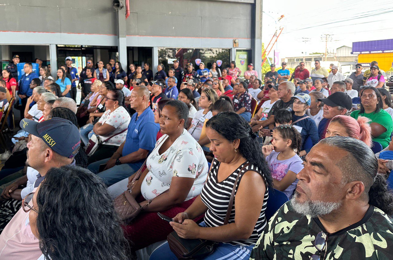 Gobernador Lacava activó Plan 0 Botes de Cloacas en Guacara (3)