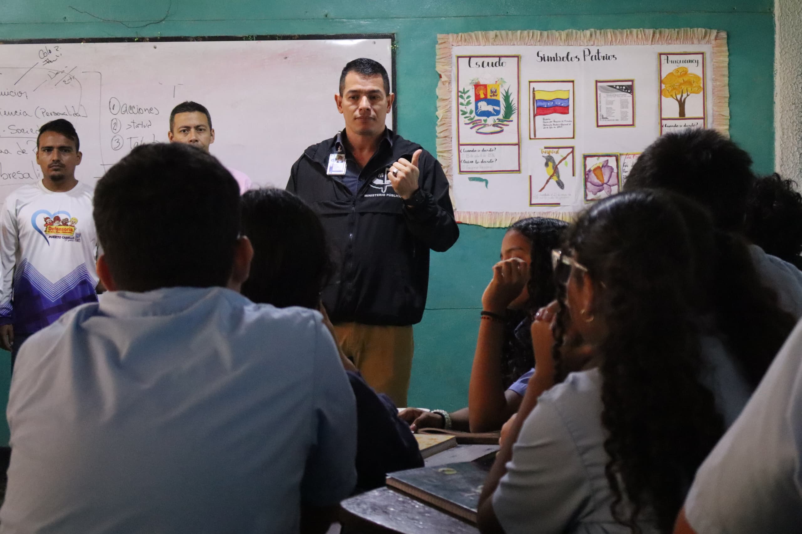 Más de 400 estudiantes porteños recibieron charla contra el acoso escolar 1 (5)