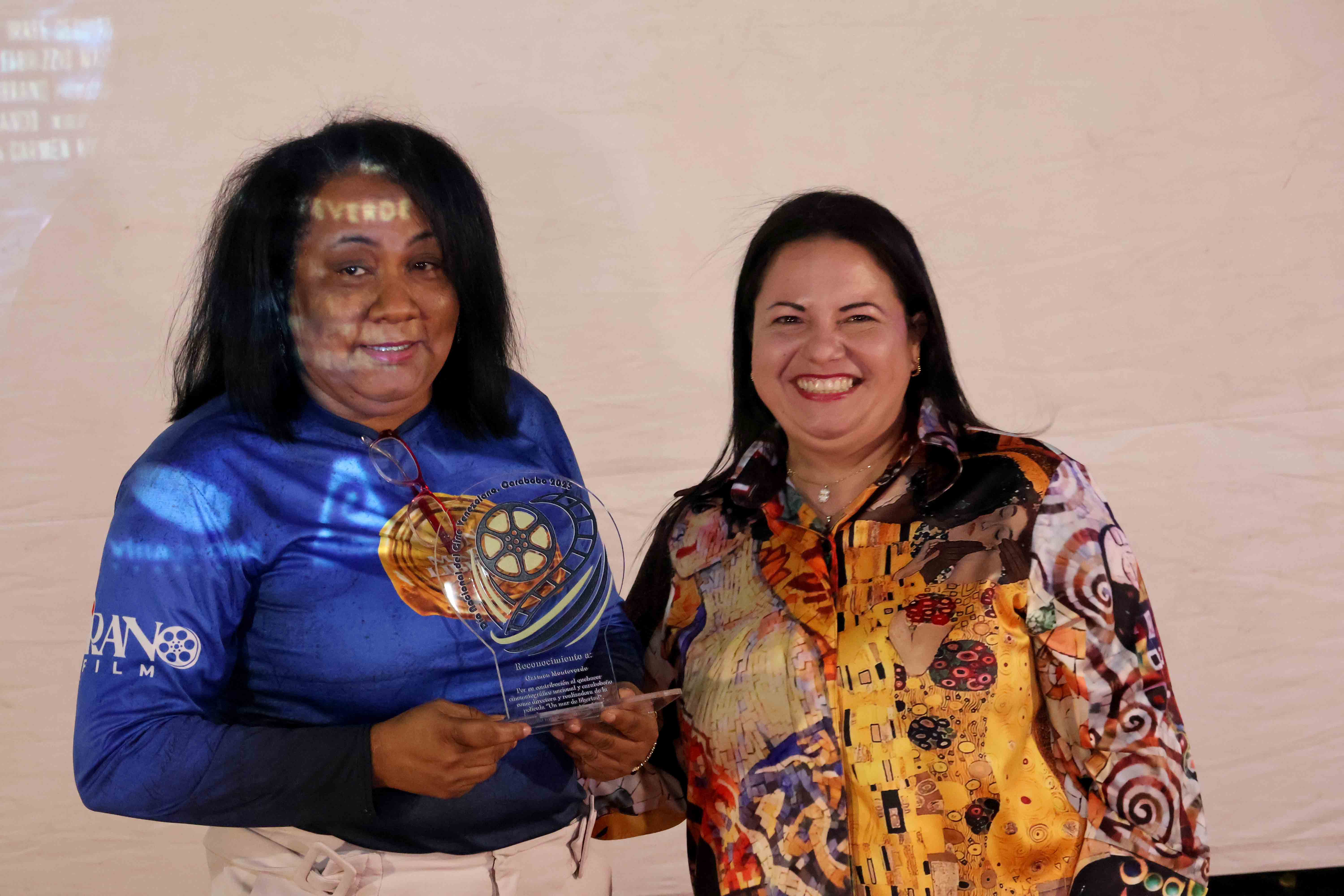 Sec Cultura Nathaly Bustamante y Directora Garmen Monteverde
