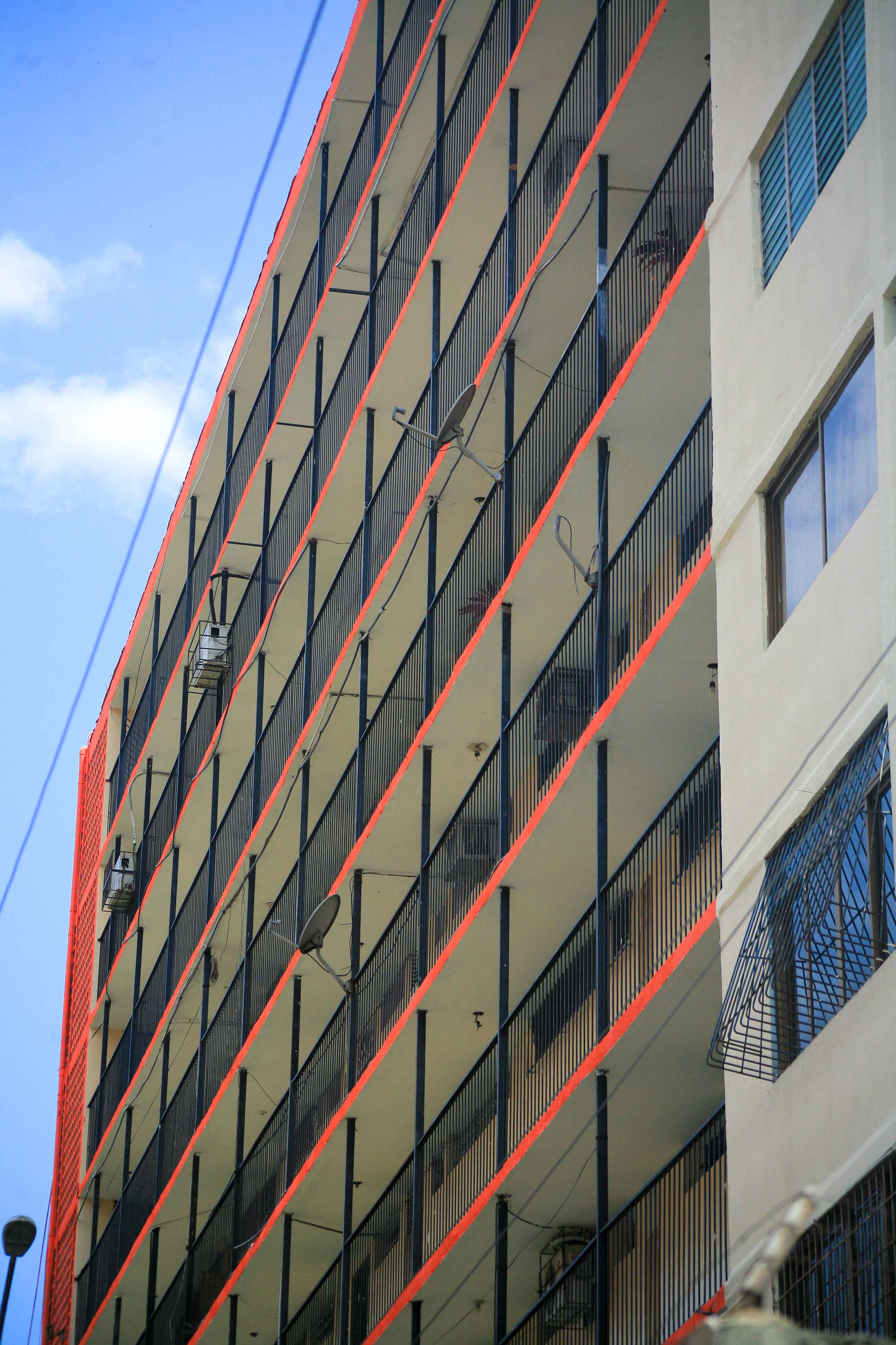 7 (80)