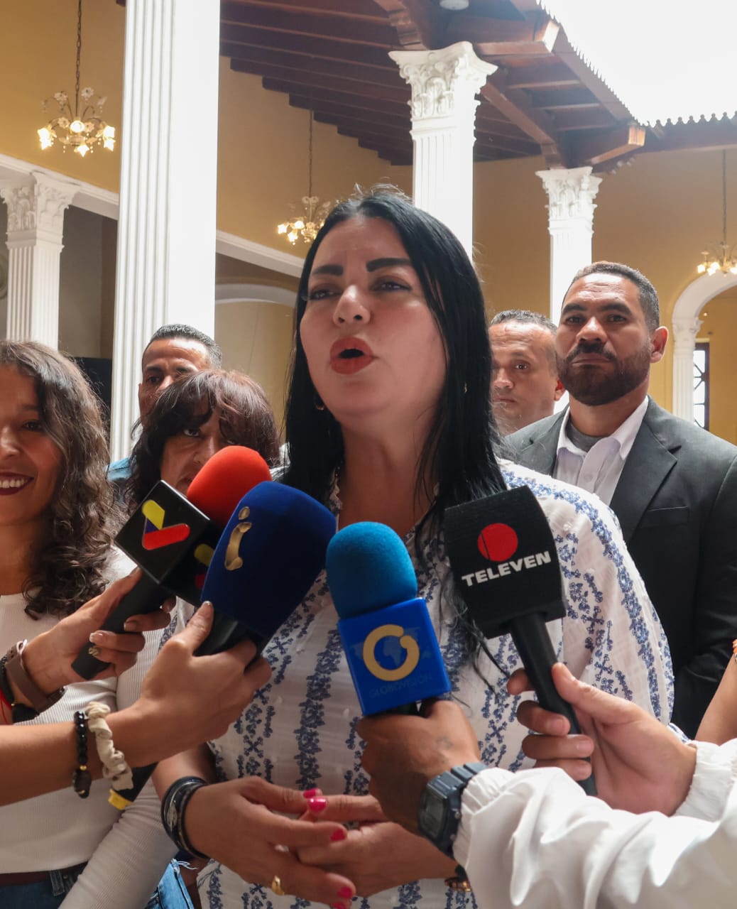 Autoridad Unica en Educacion del estado Xiomara Luna