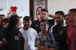 Gobierno Bolivariano responde ante políticas migratorias de EEUU con nuevo vuelo de repatriación (9)