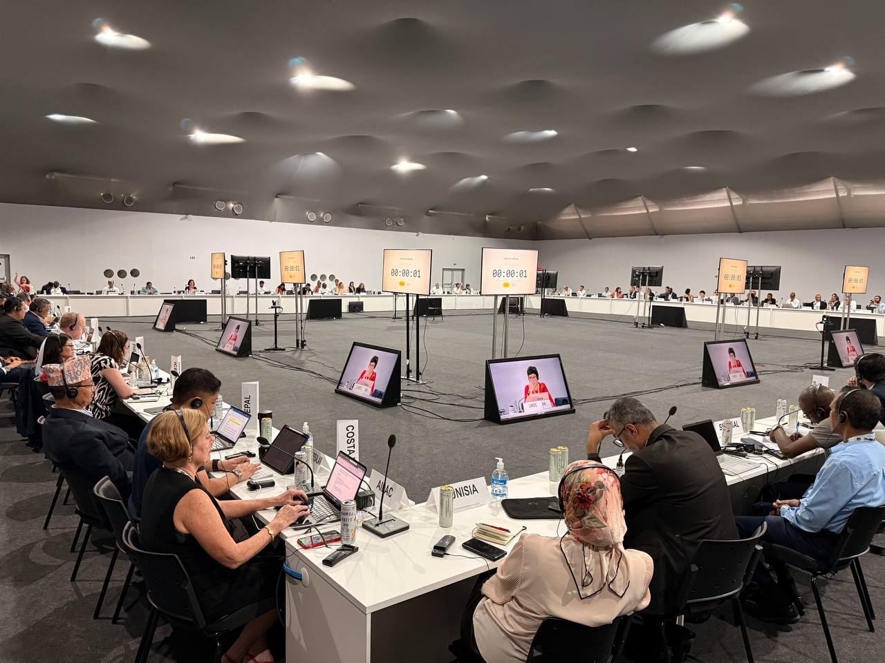 ef069cb8-b7cc-46e9-b929-98e508c1eb8f