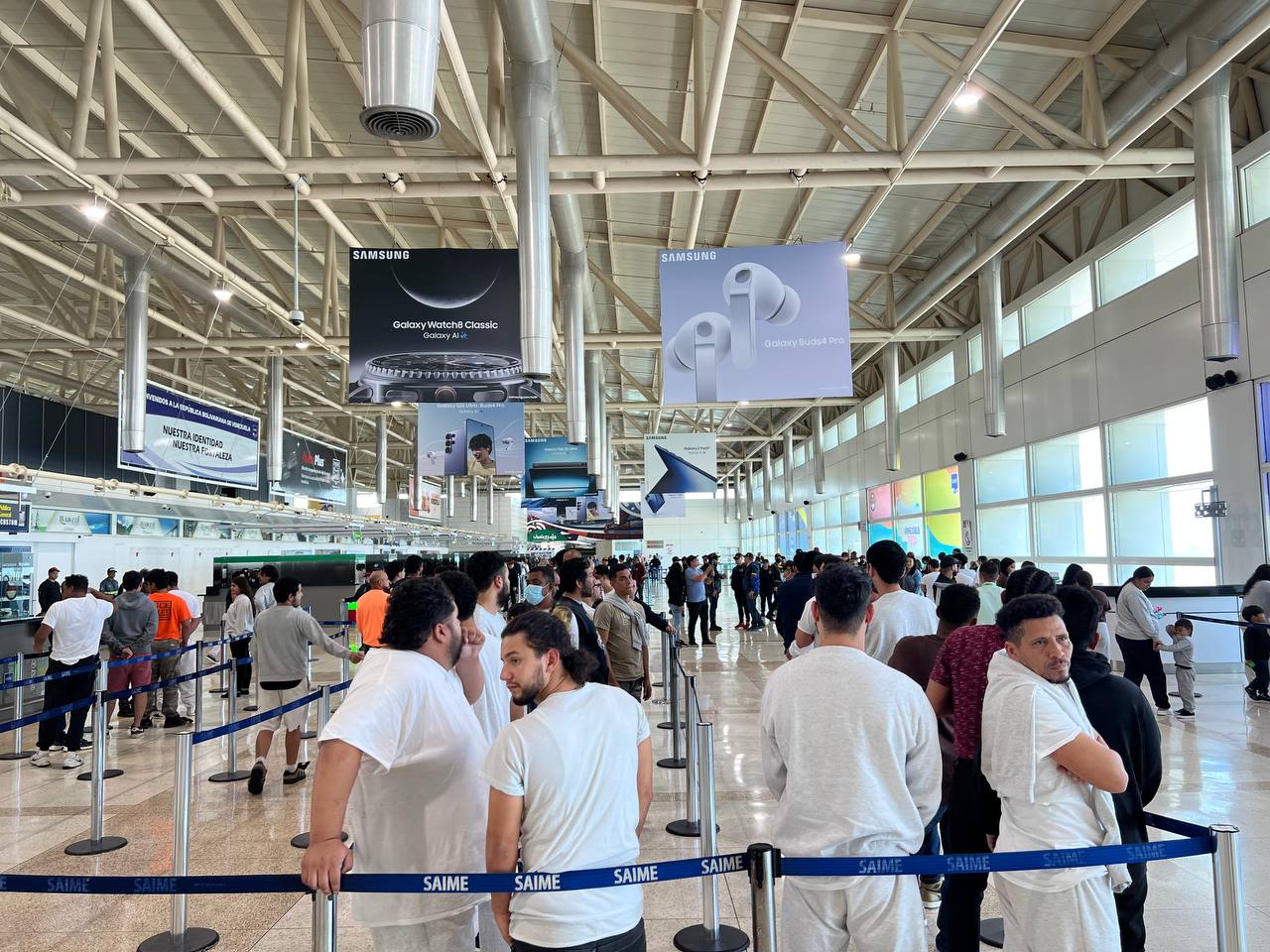 De Miami a Venezuela Aterrizó el vuelo 143 de la Gran Misión Vuelta a la Patria con 166 migrantes venezolanos (3)