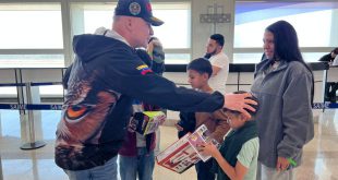 De Miami a Venezuela Aterrizó el vuelo 143 de la Gran Misión Vuelta a la Patria con 166 migrantes venezolanos (4)