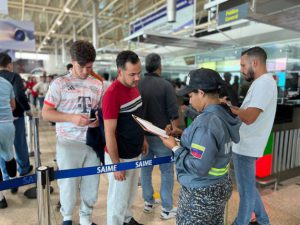 Vuelo 144 de la Gran Misión Vuelta a la Patria aterrizó en Maiquetía con más de 140 venezolanos procedentes de EEUU 4
